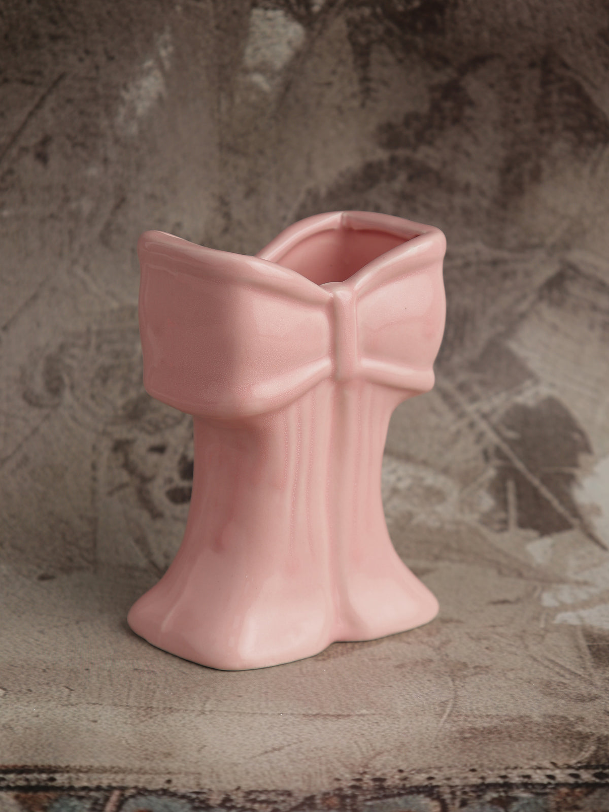 Bowtique- Blush Brush Holder