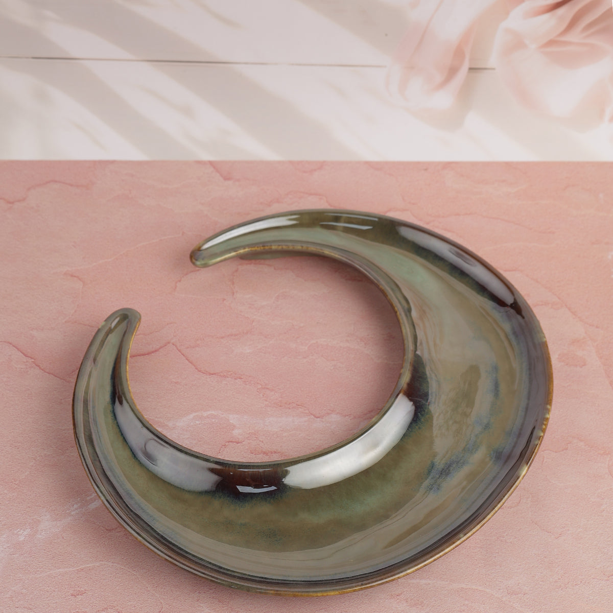 Luna Loop Platter